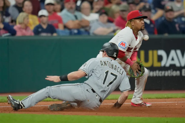 Guardians, White Sox renew AL Central rivalry
